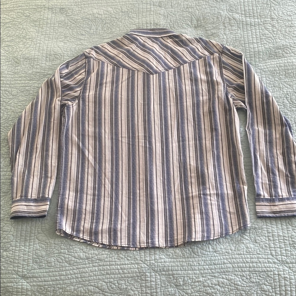 Brad Paisley’s Moonshine Spirit Button Down Shirt - Picture 5 of 5